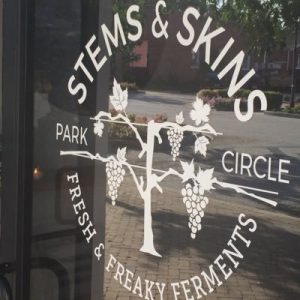 Ultimate Park Circle Happy Hour Guide - Stems & Skins