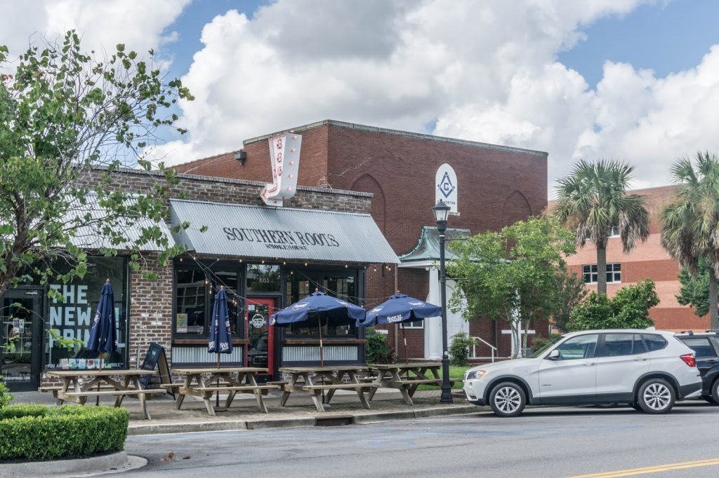 Southern Roots Smokehouse Outdoor Patio