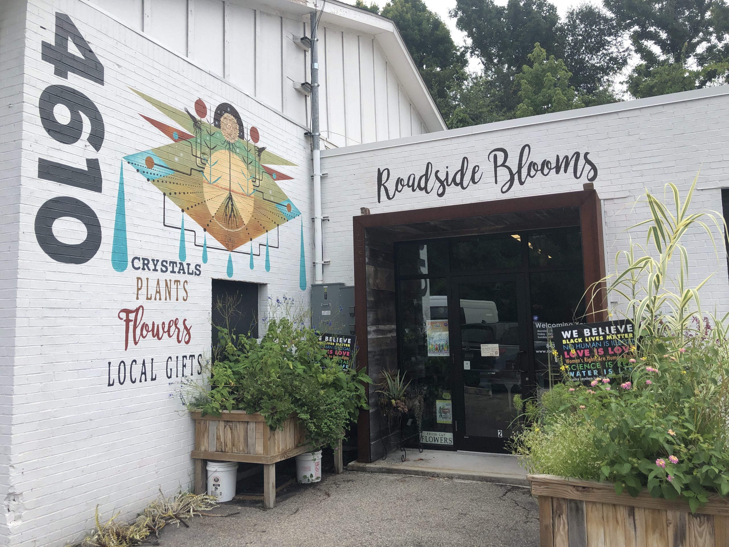 Roadside Blooms - More than just a Flower Shop - Real Deal with Neil