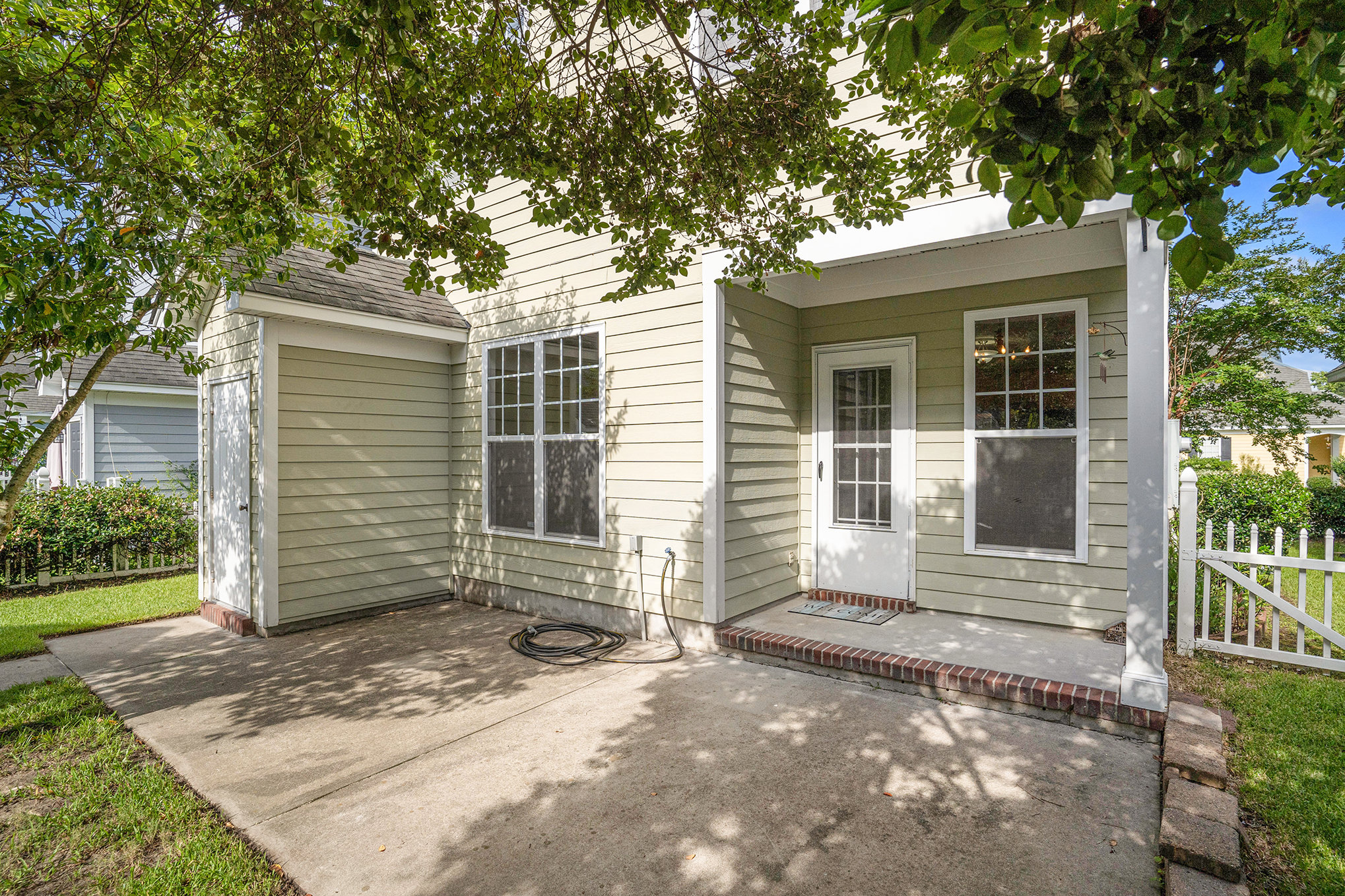 103 Blue Bonnet St - Large Outdoor Patio