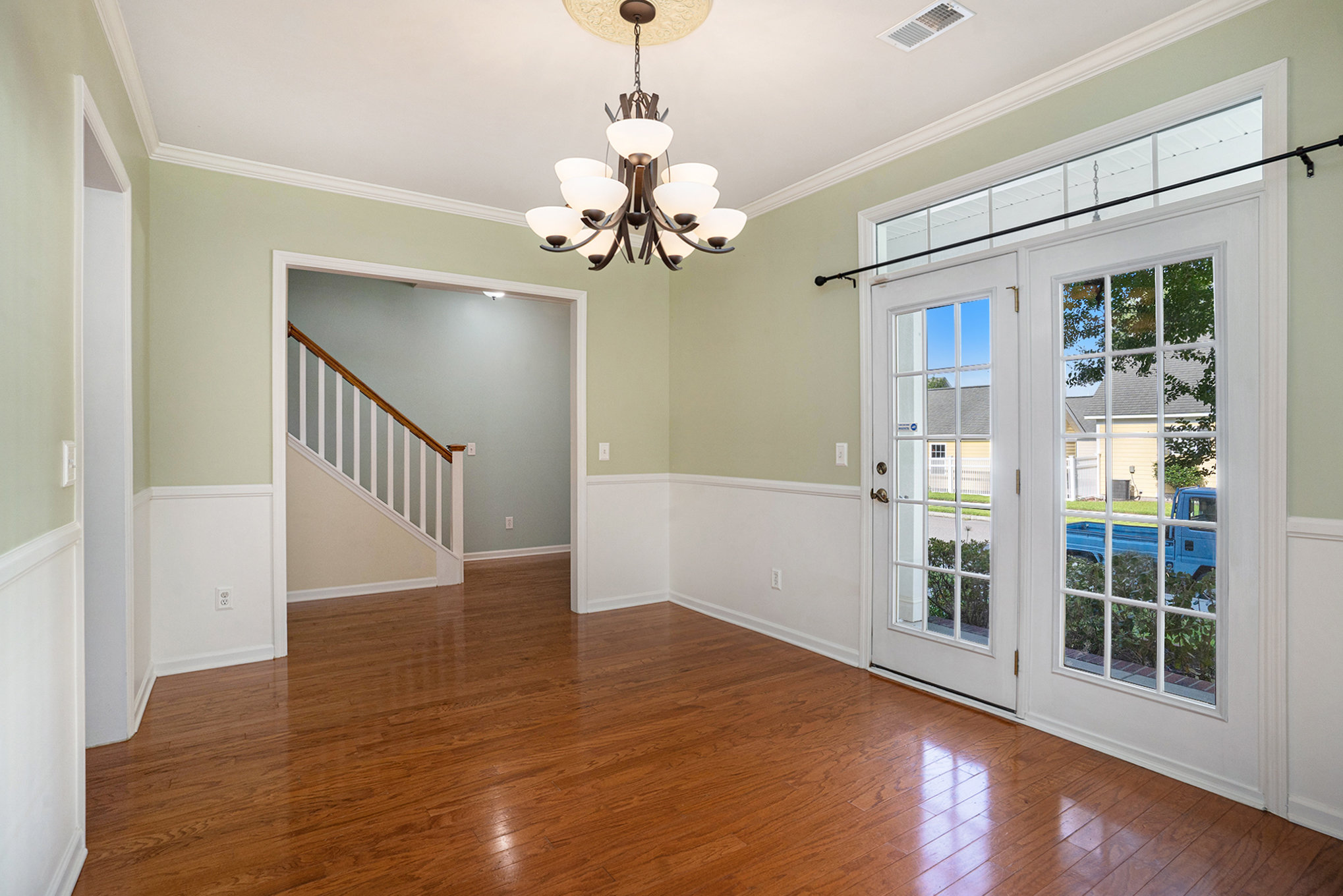 103 Blue Bonnet St - Dining Room with access to covered patio