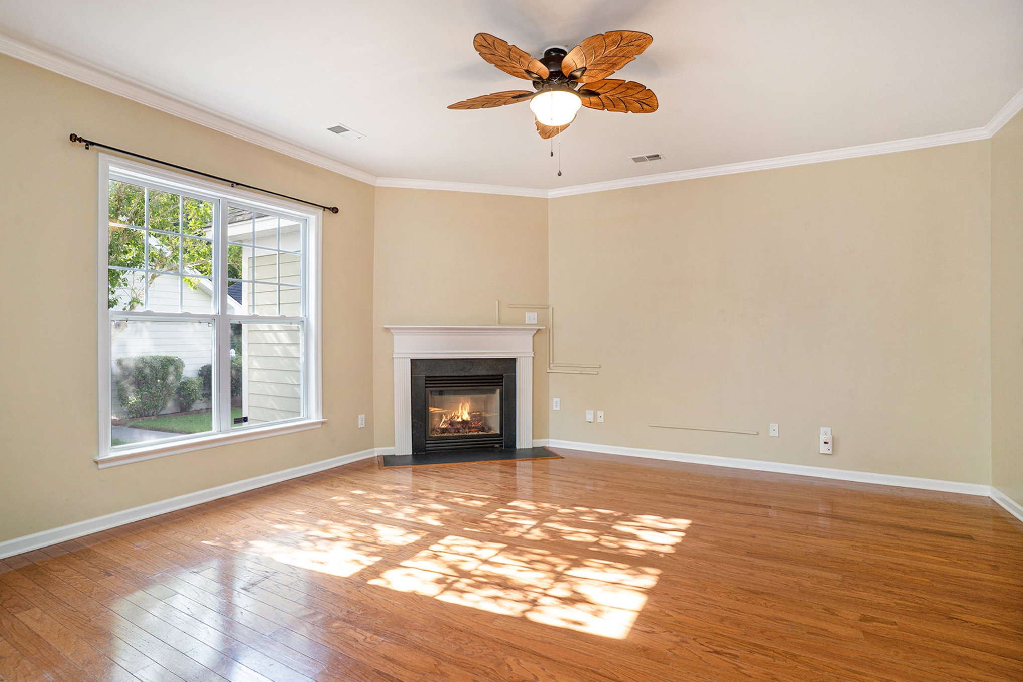 103 Blue Bonnet St - Living Room with Gas Fireplace