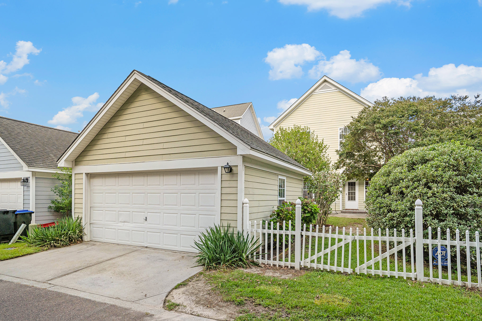 103 Blue Bonnet St - 2-Car Detached Garage